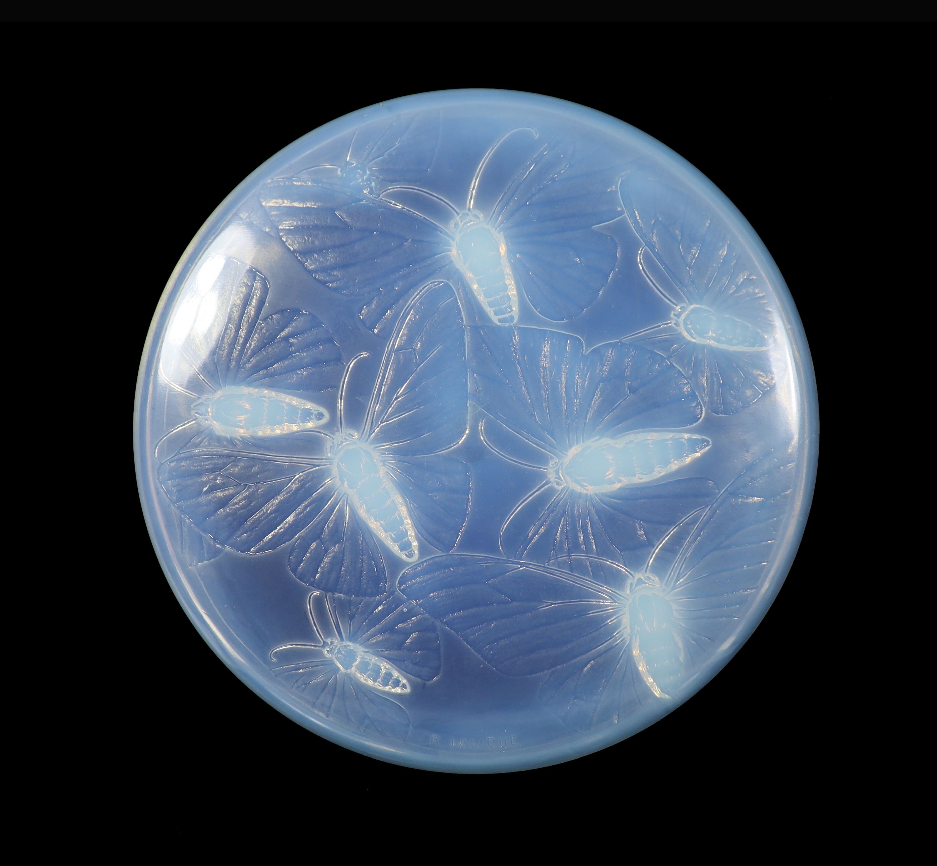 R. Lalique Phalènes opalescent glass bonbonnière cover, designed c.1922, 20.7 cm diameter